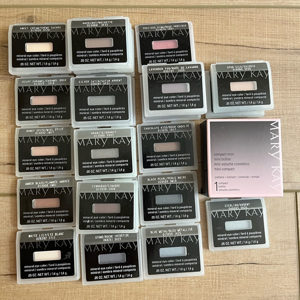 Mary Kay Pink, Gray, and Neutral Eyeshadow Collection